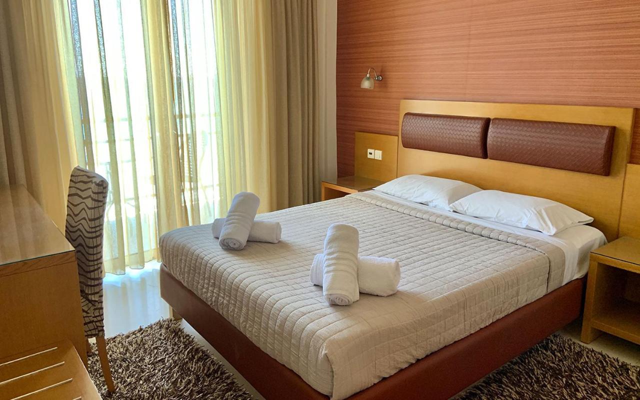 Hotel Flisvos Kalamata Exteriör bild