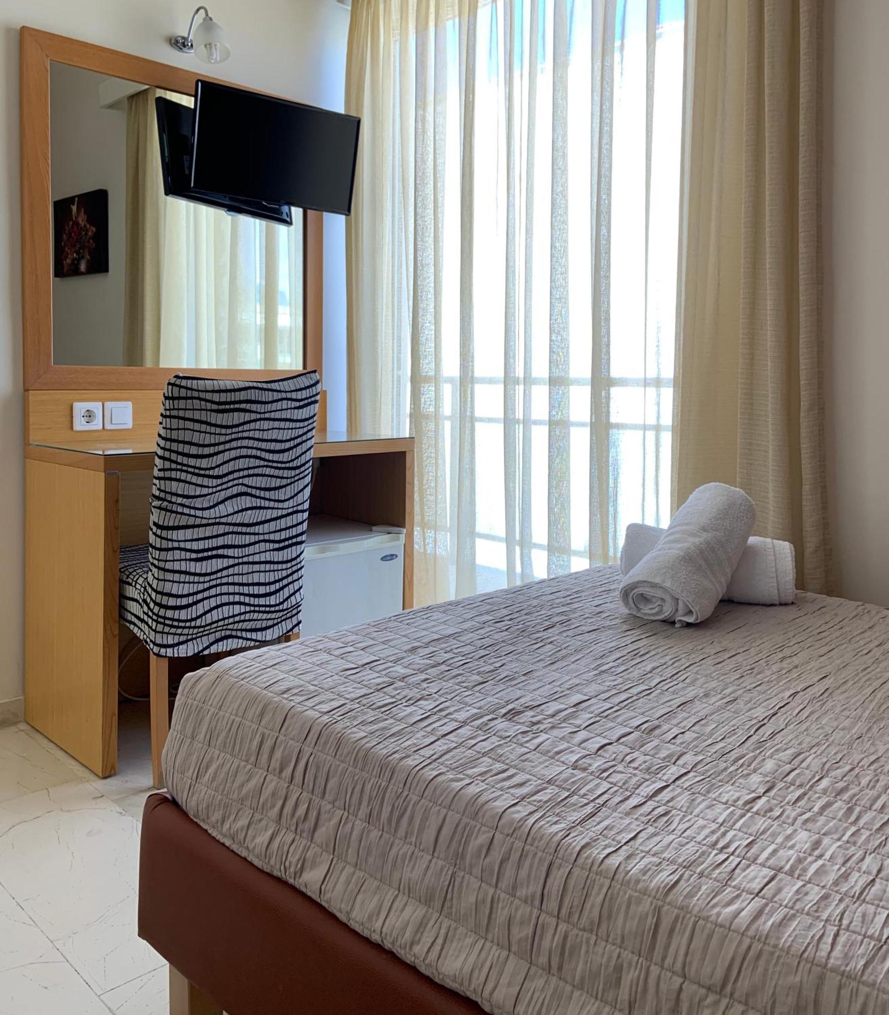 Hotel Flisvos Kalamata Rum bild