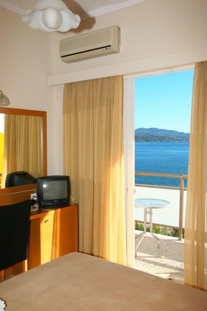 Hotel Flisvos Kalamata Exteriör bild
